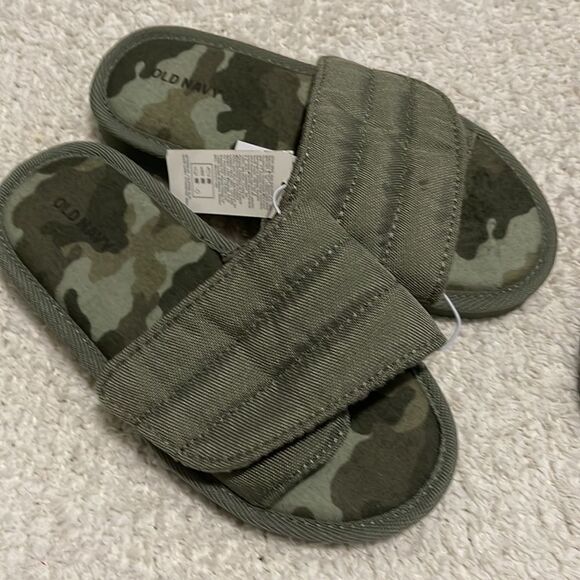 NWT- Old Navy- boy’s 12/13 & 3/4. Two Slide Bundle - Picture 3 of 6